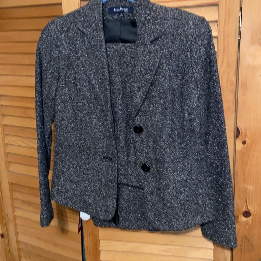 EVAN-PICCONE TWEED PANTSUIT. NWOT!  4P. Make an offer!
